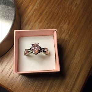 White gold Ring with pink Amethyst stone.